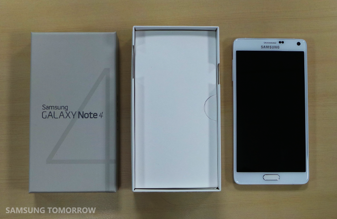 Unboxing-the-Galaxy-Note-4_2