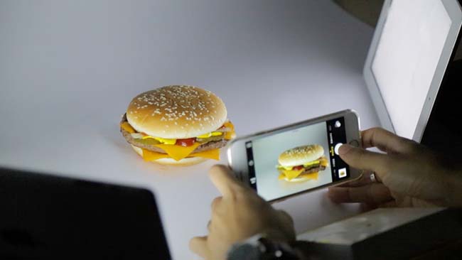 Photograph a Fast Food